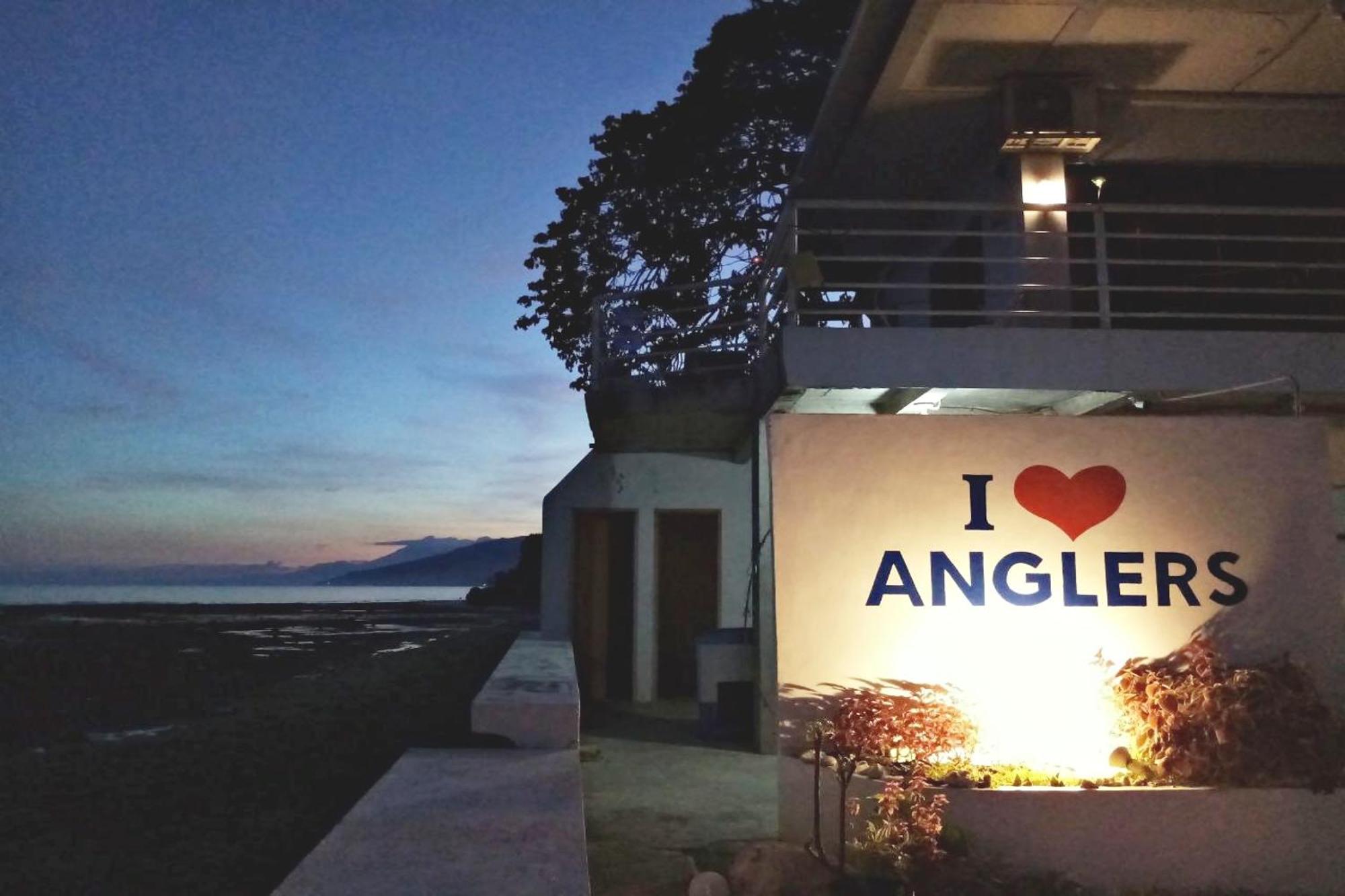 Angler'S Hub & Resort Ослоб Екстериор снимка