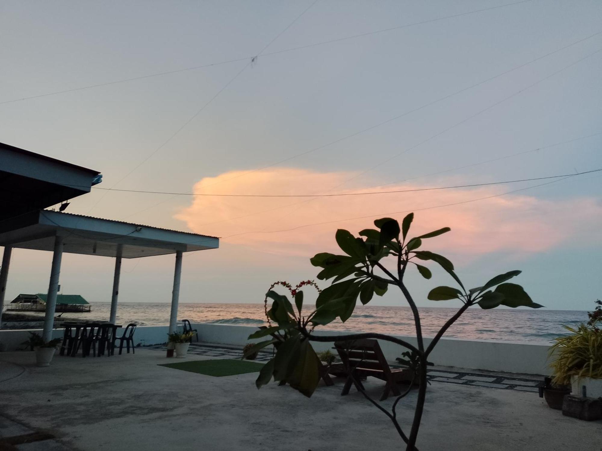 Angler'S Hub & Resort Ослоб Екстериор снимка