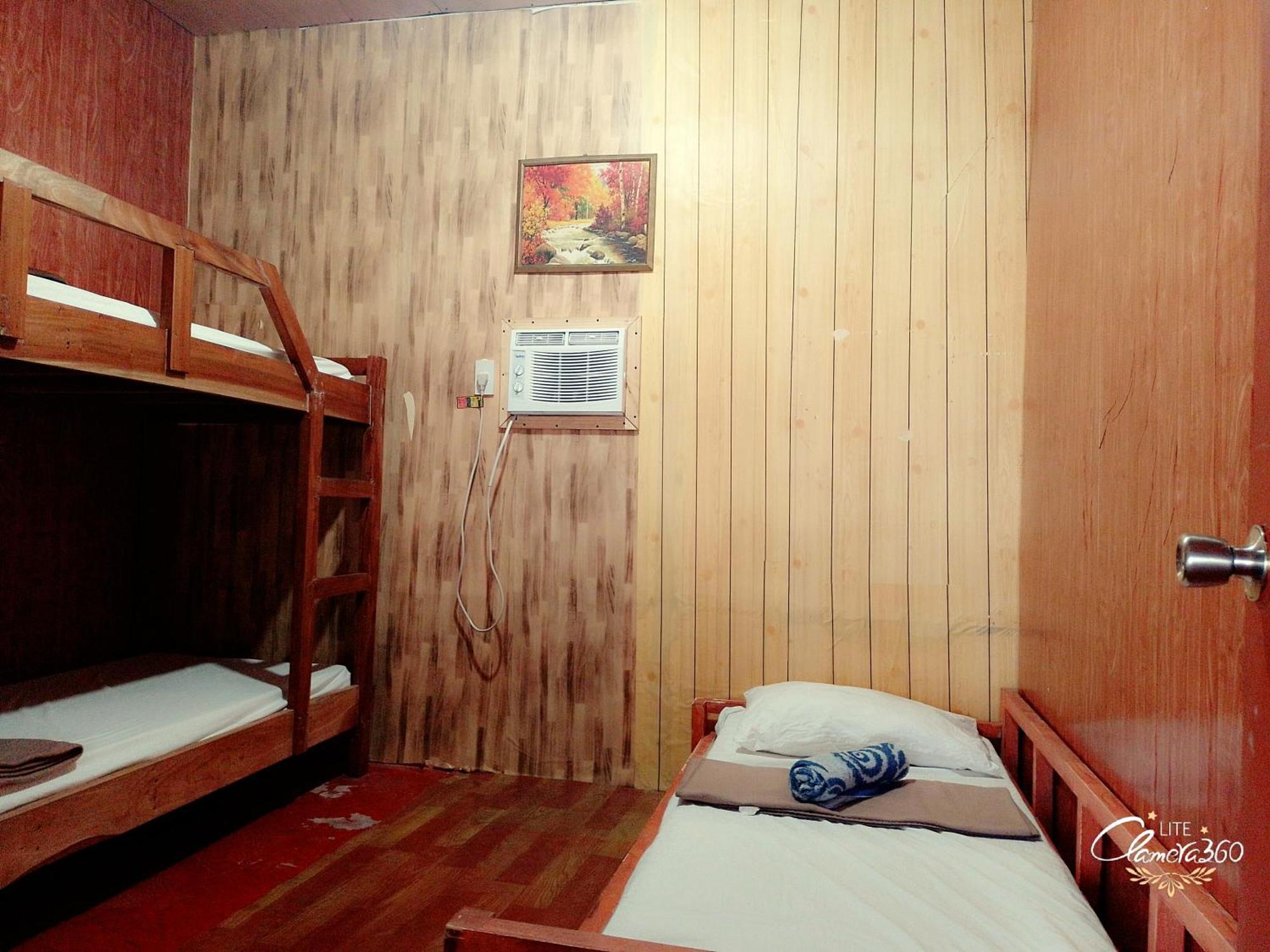 Angler'S Hub & Resort Ослоб Екстериор снимка